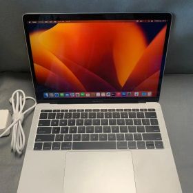 MacBook Pro 13インチ 2017年 256GB シルバー色