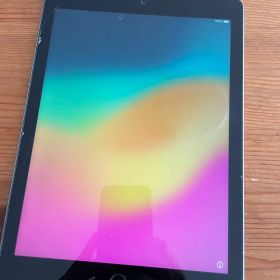 【送料込み】iPad 第6世代 32GB バッテリー良好 未使用充電器＋箱付き