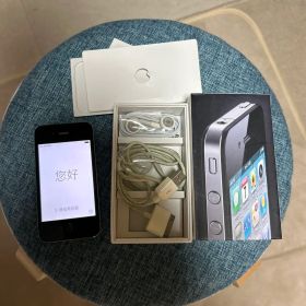 Apple iPhone 4 本体 充電ケーブル・イヤフォン付き