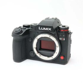 【中古】 《美品》 Panasonic LUMIX S1RII ボディ DC-S1RM2 [ デジタルカメラ ]