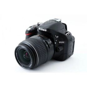 【中古】ニコン Nikon D5200 レンズキット ブラック 美品 ストラップ付き