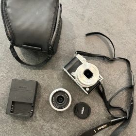 Nikon ミラーレスカメラ 1 J5