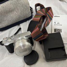 【美品】動作確認済みNikon 1 J5 ミラーレスカメラ、シルバー