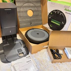 【極美品】 iRobot クリーンベース付きモデル ルンバ i3+
