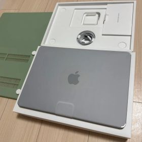 13.6 MacBook Air M2 8コア 16 512 94% カバー付