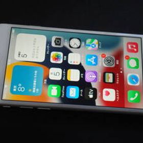 iPhone7 128GB A1779 iOS15.1 バッテリ最大容量78％ DoComo解除 美品 送料無料