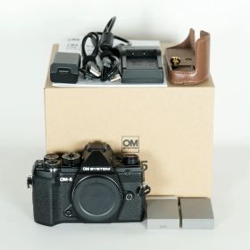 [美品｜シャッター数510回｜おまけ付] OM SYSTEM OM-5 [ボディ ブラック] / マイクロフォーサーズマウント