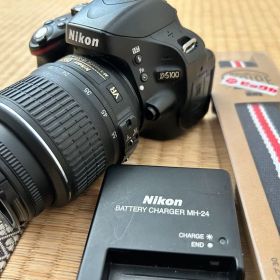 Nikon D5100 デジタル一眼レフ レンズ付き