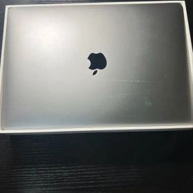 Macbook Air 2020 Core i3 シルバー