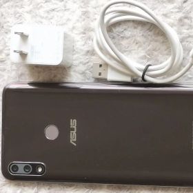 ASUS ZenFoneMAX Pro m2充電器付き