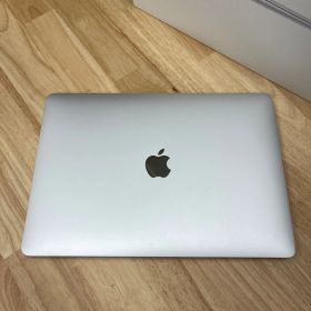 MacBook Air 13インチ M1チップ 256GB シルバー2020年 送料無料 M1WFY