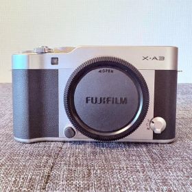 美品 FUJIFILM X-A3 ボディ 本体