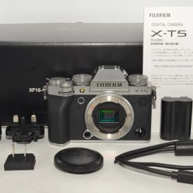 【47ショットの特上品】 富士フイルム FUJIFILM ミラーレス一眼カメラ X-T5ボディ シルバー F X-T5-S ＃8651