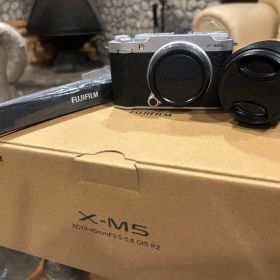 FUJIFILM X-M5 ミラーレスカメラ