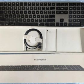 アップル純正 MAGIC KEYBOARD テンキー付き 英語 スペースグレイ