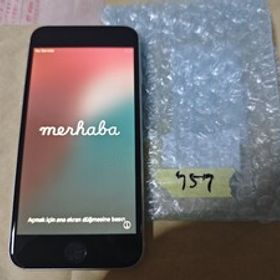 Docomo iPhone SE3 64GB 判定◯ 中古 757