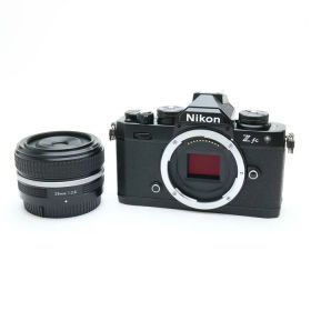 【中古】 《良品》 Nikon Z fc Z 28mm F2.8 （Special Edition）レンズキット ブラック 【モニター外装部組部品交換/各部点検済】 [ デジタルカメラ ]