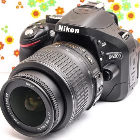 美品 ニコン Nikon D5200☆高画質一眼レフ☆スマホ転送可☆動画撮影可！