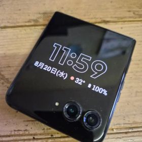 最終値引き Motorola razr 50 ULTRA 中古美品