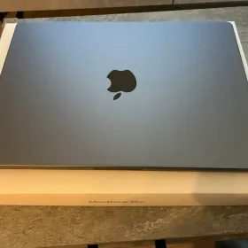 Apple MacBook Pro 16インチ M2 Pro / M2 Max (2023) 新品¥173,800