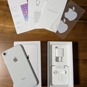 iPhone８ 64GB 箱・一部付属品あり