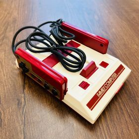 ニンテンドウ(任天堂)のニンテンドークラシックミニ ファミリーコンピュータ(家庭用ゲーム機本体)