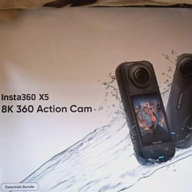 新品 Insta360 X5 エッセンシャル Essentials Bundle