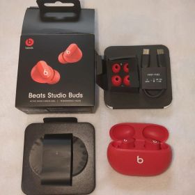 Beats Studio Buds レッド