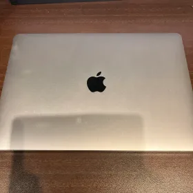 Apple MacBook Air M1 2020 新品¥60,000 中古¥34,000 | 新品・中古の