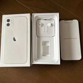 Apple iPhone 11 ホワイト EarPods