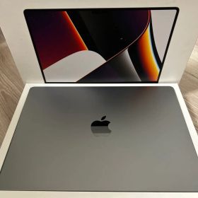 MacBook Pro 14インチ