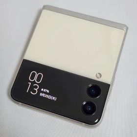 Galaxy Z Flip3 クリーム SIMフリー 判定○ docomo版