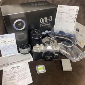 OLYMPUS OM-D E-M10 Mark III