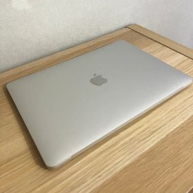 MacBook Air 13インチ 2020年製 256GB シルバー 動作良好