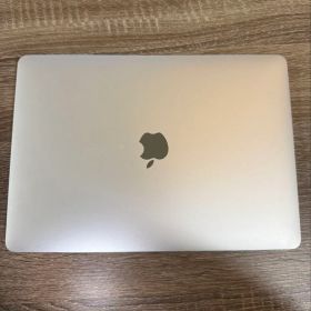 99% MacBook Pro 2022 M2チップ