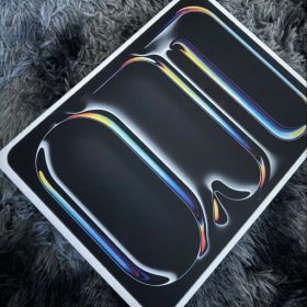 iPad Pro M4 13インチ Wi-Fiモデル 1TB + 純正カバー