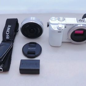 【全品ポイント10倍！要エントリー】【期間限定セール】ソニー SONY ミラーレス一眼カメラ レンズキット APS-C α6000 (ILCE-6000) 【中古】