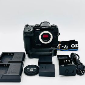 【中古】10467ショット (オリンパス) OLYMPUS OM-D E-M1X ボデイ