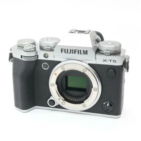 【中古】 《美品》 FUJIFILM X-T5 ボディ シルバー [ デジタルカメラ ]