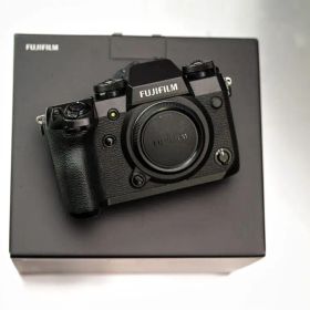 FUJIFILM X-H1 ボディのみ（箱他付属品あり）