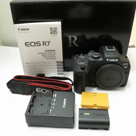 【全品ポイント10倍！要エントリー】キヤノン Canon ミラーレス一眼 EOS R7 【中古】