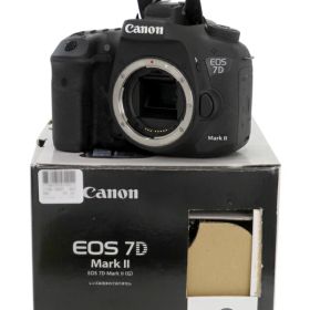 【Canon】キヤノン『EOS 7D Mark II ボディー』2014年10月発売 デジタル一眼レフカメラ 1週間保証【中古】