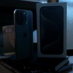 iPhone 15 Pro 256GB 本体 ・APPLE JAPAN 美品 箱