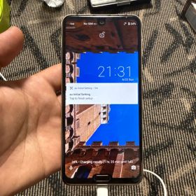 美品！ＡＱＵＯＳ R3 AQUOS R3｜価格比較・最新情報 - 価格.com