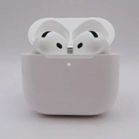 【中古】Apple Airpods 第4世代 アクティブノイズキャンセリング搭載 ワイヤレスイヤホン