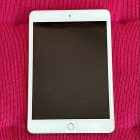 Apple iPad mini シルバー