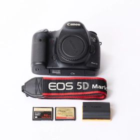 Canon EOS 5D Mark III 本体と付属品