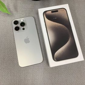 新品同様 iPhone 15Pro 128GB ナチュラルApple版 SIMフリー 送料無料