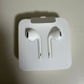 【新品未使用】Apple EarPods ホワイト