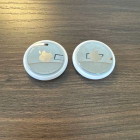 Apple AirTag 2個セット ホワイト